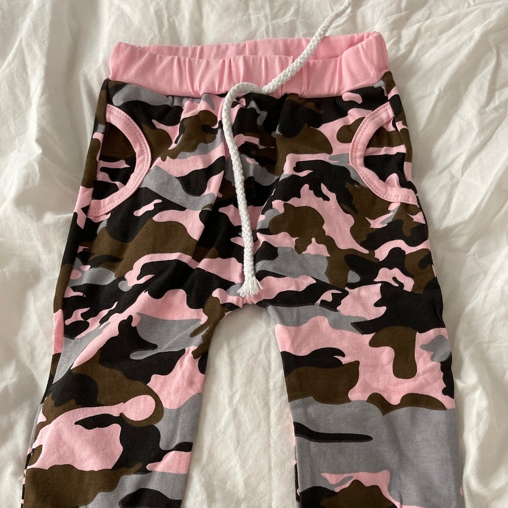 Sweatshirt and pant for baby girl